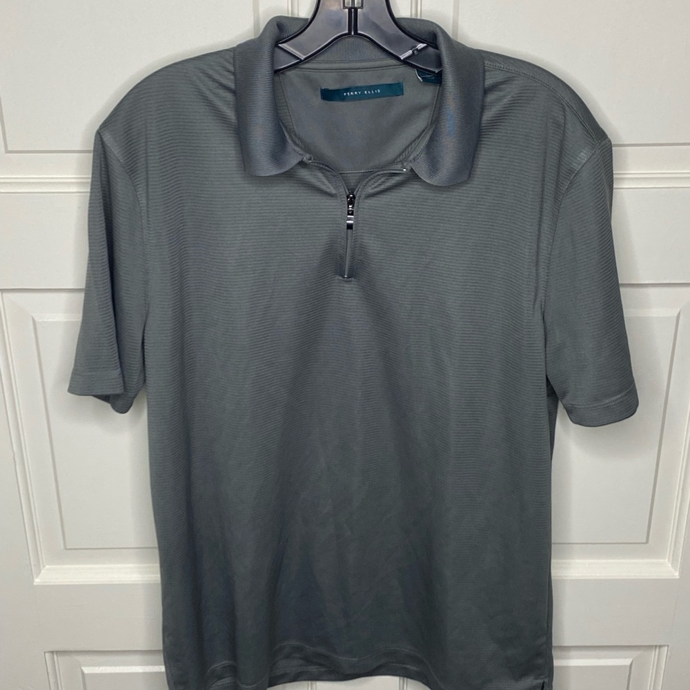 Perry Ellis Gray Short Sleeve Zipper Polo Size Medium 100% Polyester